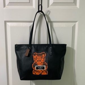Coach Vandal Gummy Leather Tote